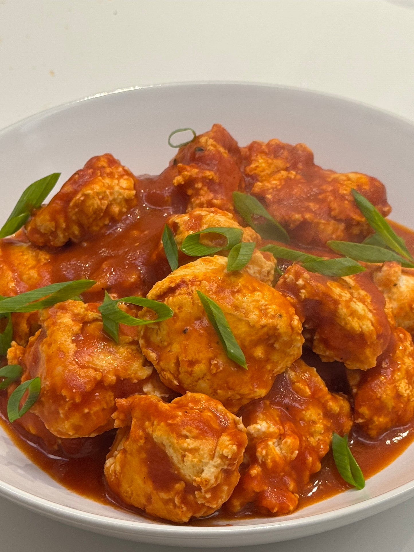 Almôndega de frango com ricota no molho de tomate