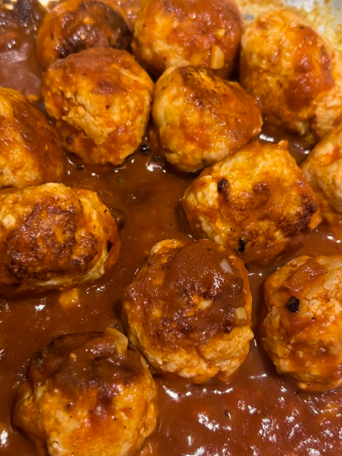 Almôndega de frango com ricota no molho de tomate