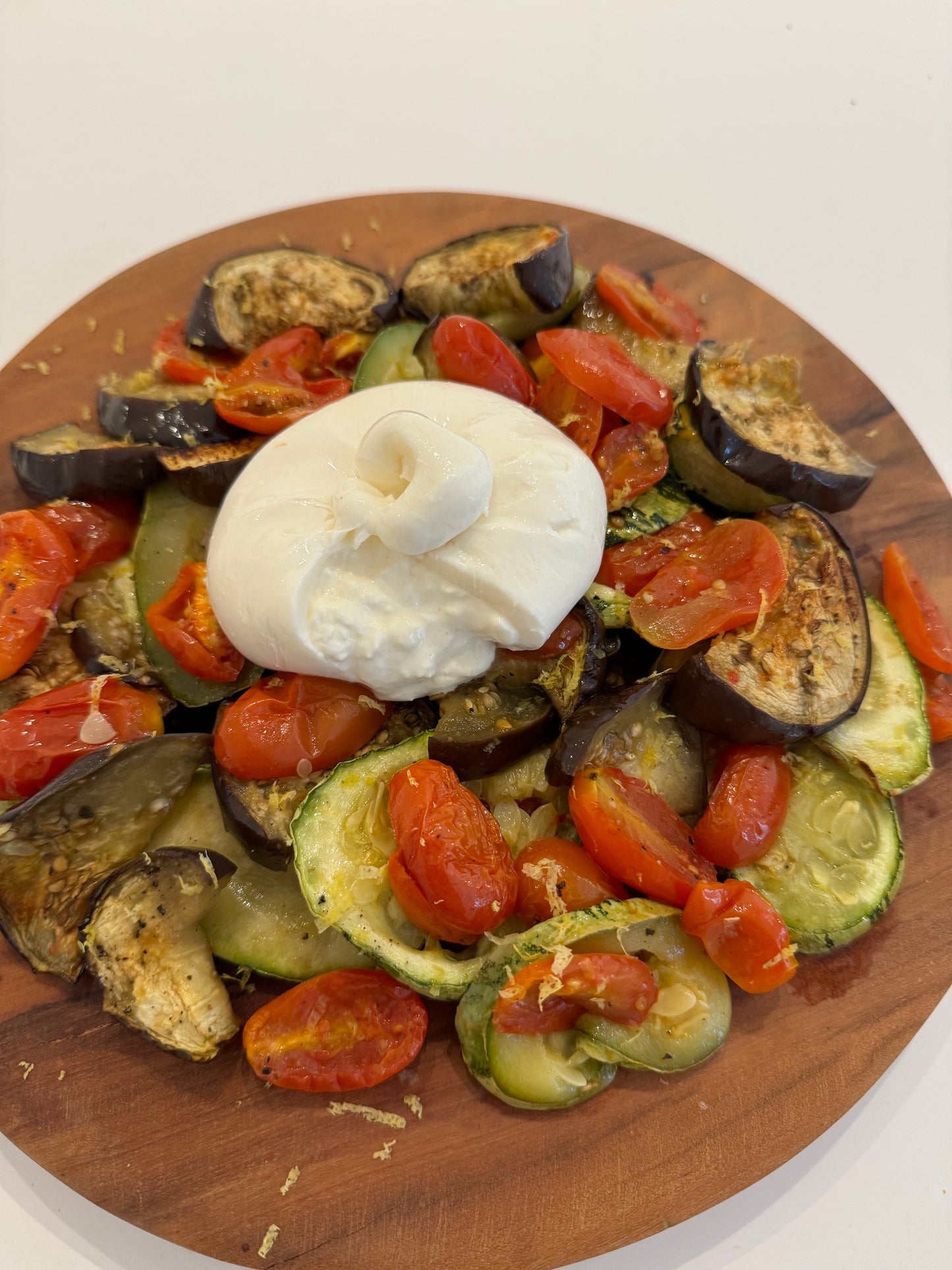 Legumes assados com burrata