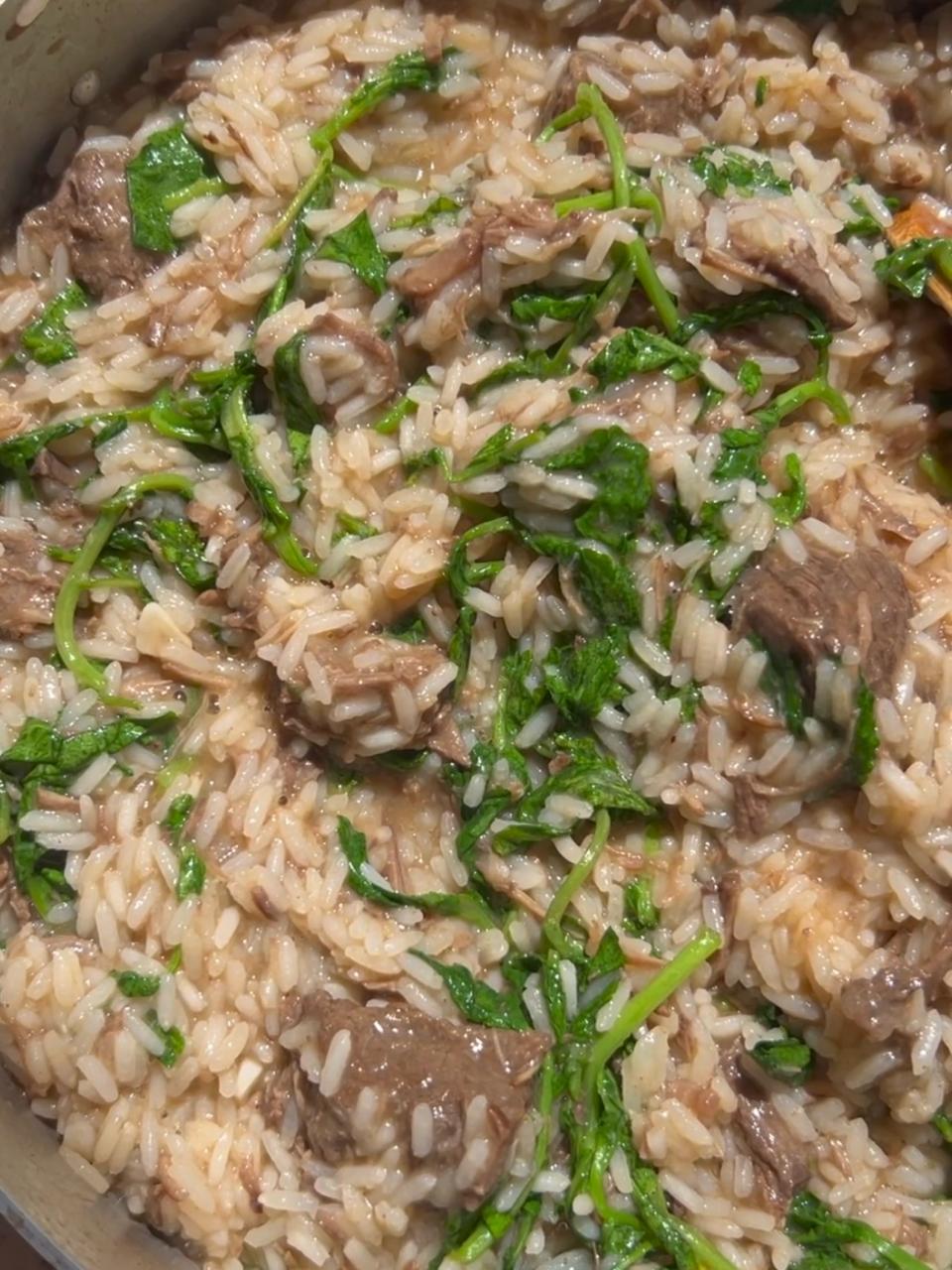 Arroz de carne com agrião
