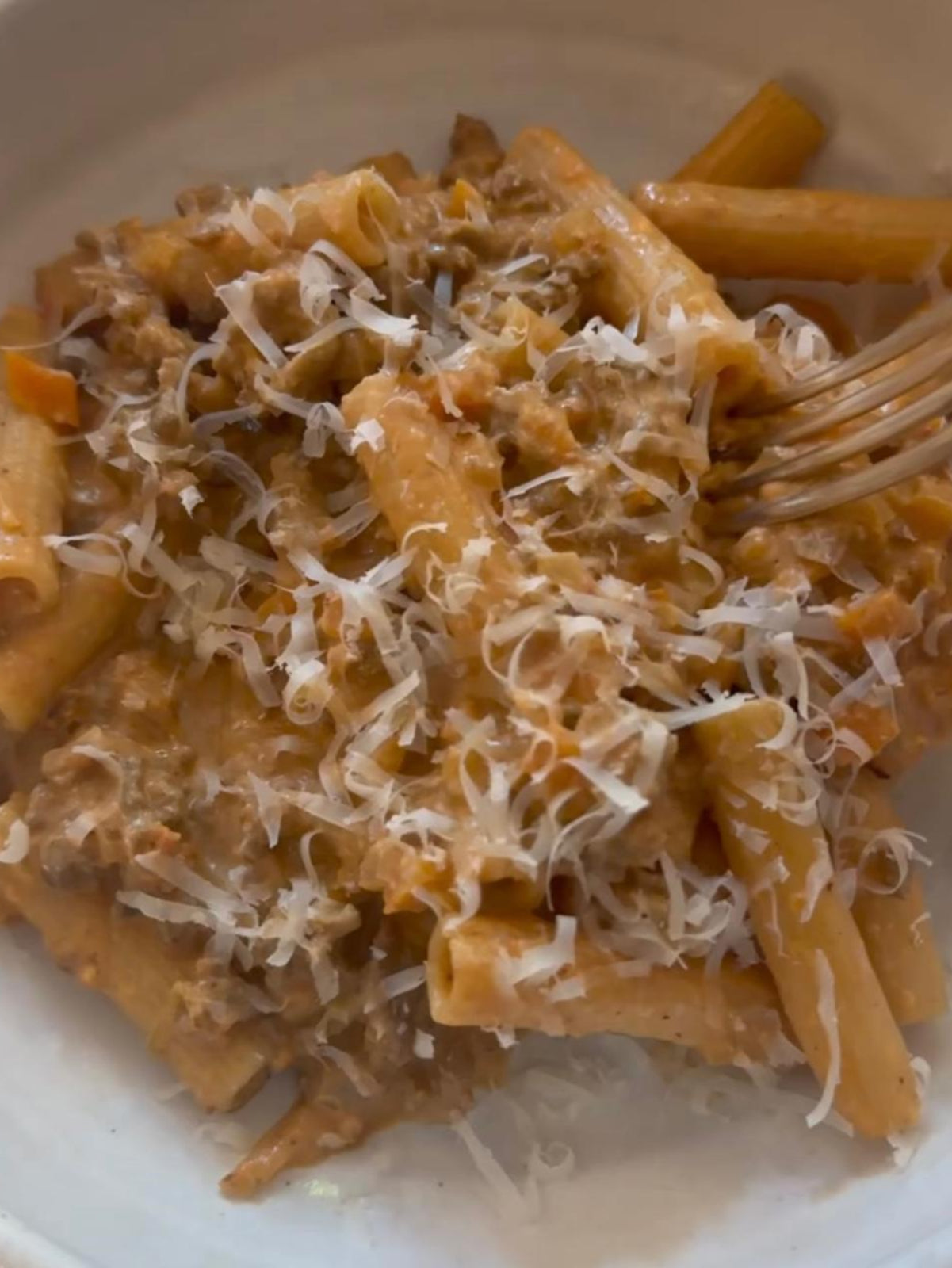 Macarrão a bolonhesa cremoso
