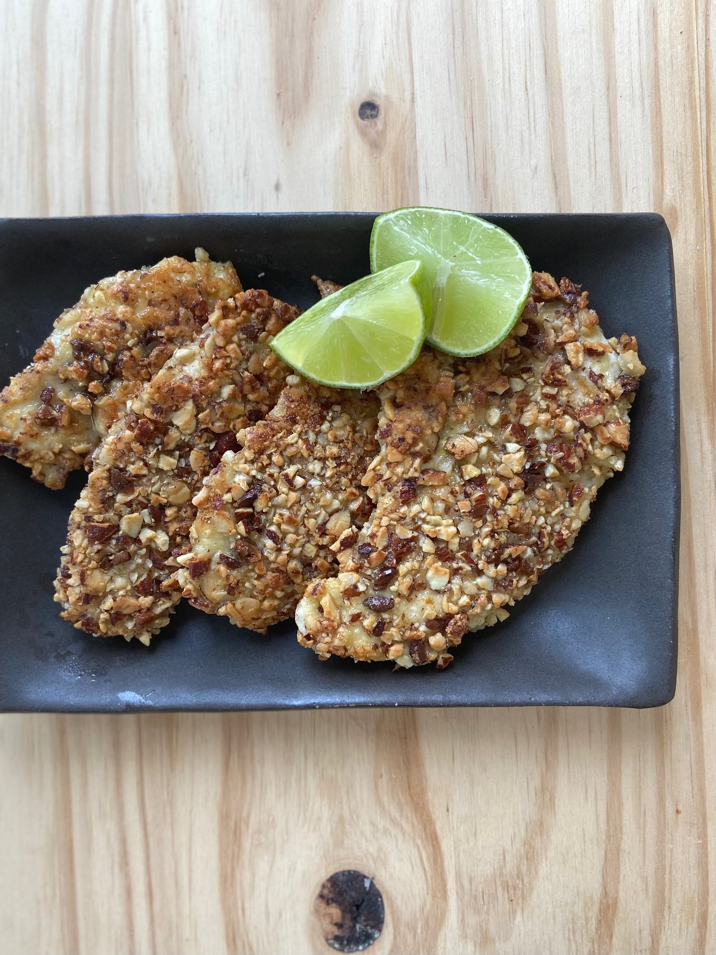 Filé de frango em crosta de nozes