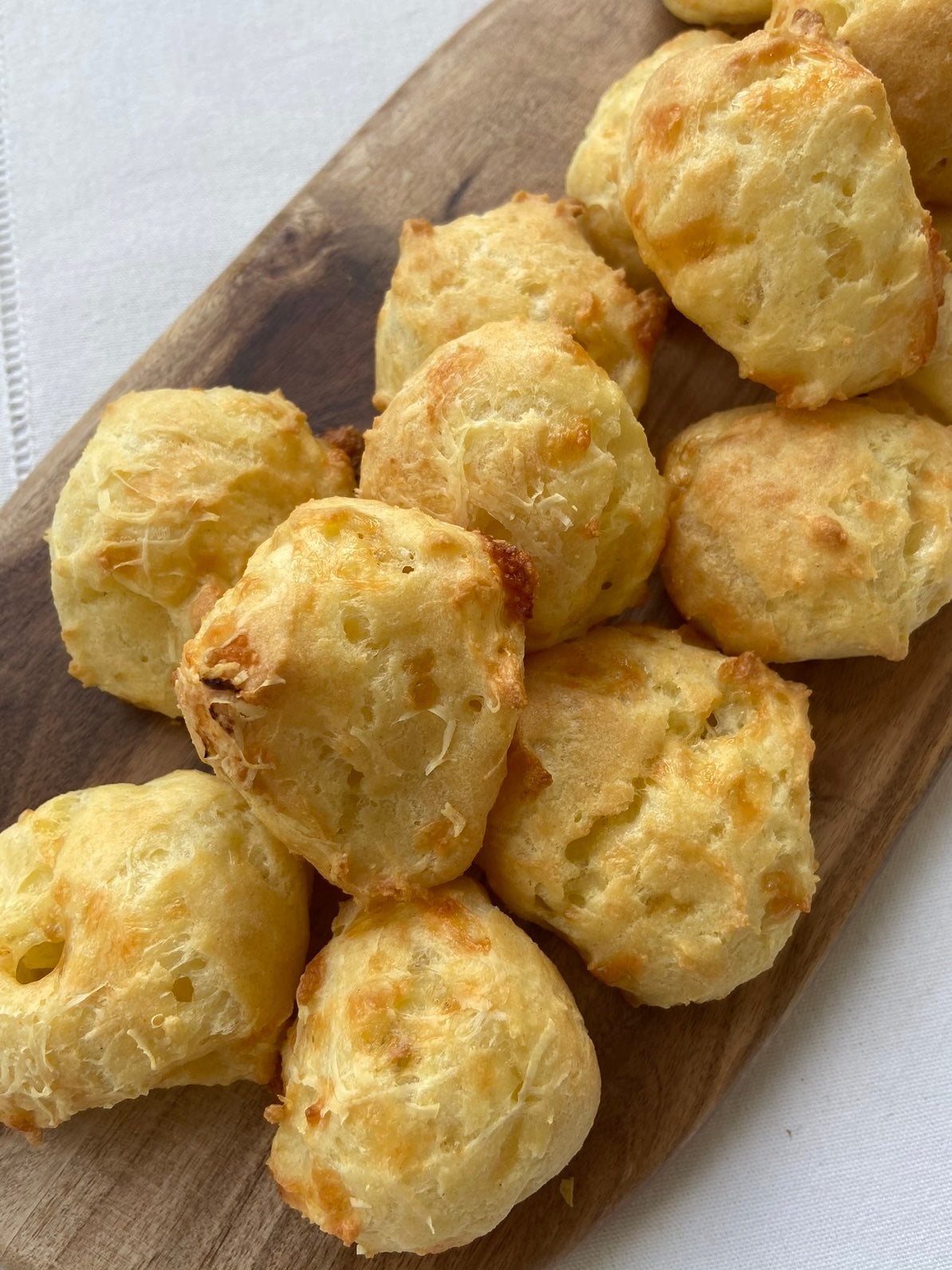 Gougères (pão de queijo francês)