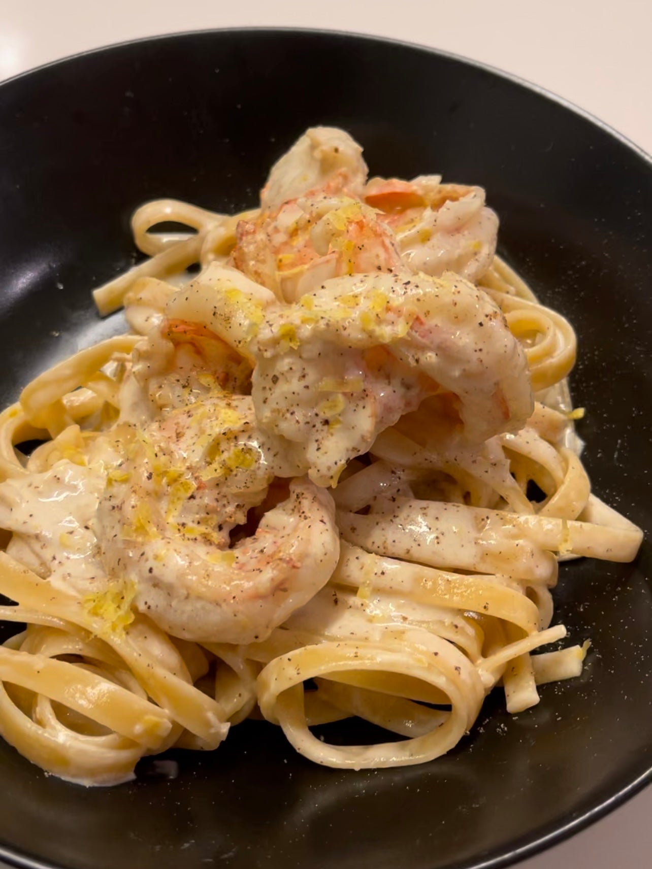 Fettuccine al limone com camarão grelhado