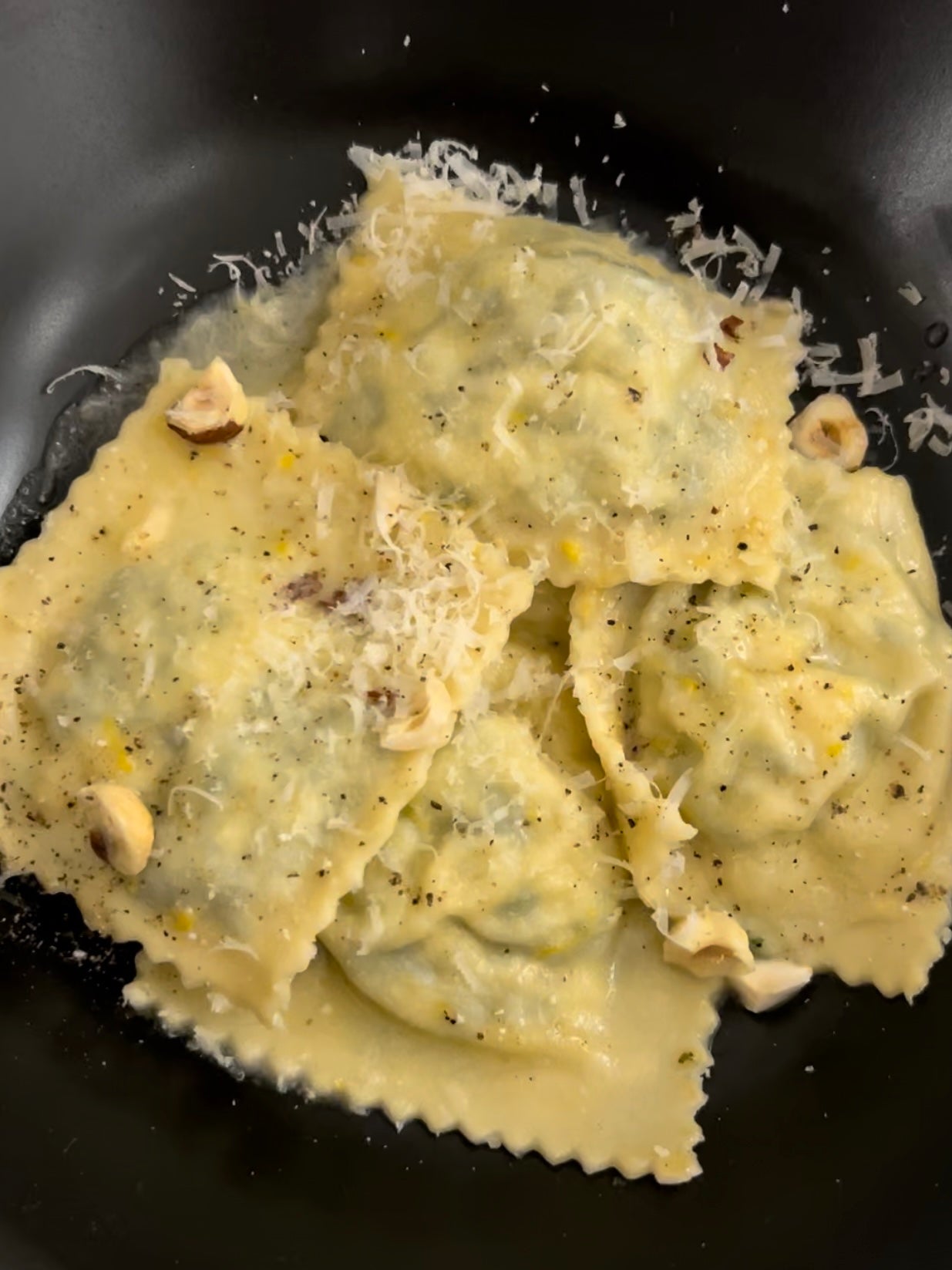 Ravioli de ricota com agrião