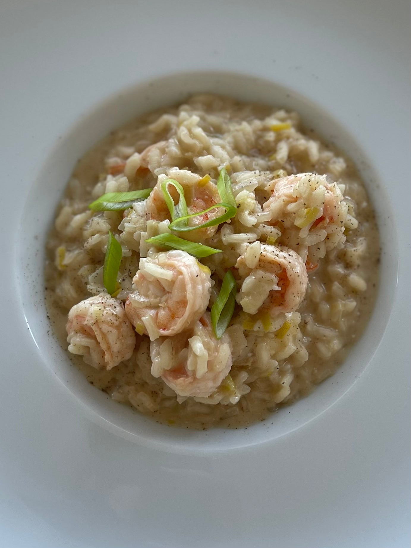 Risoto de camarão com alho-poró