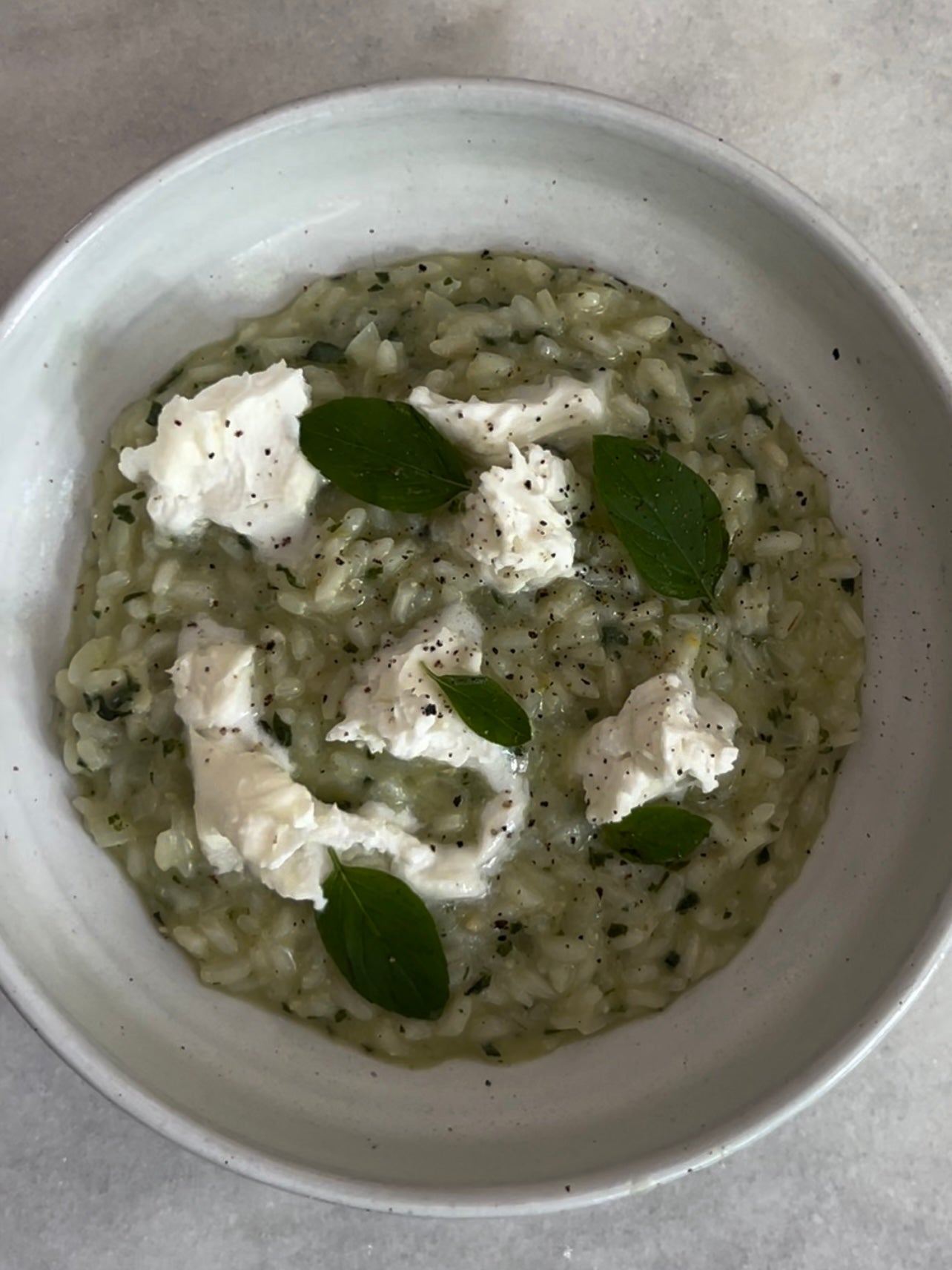 Risoto de pesto com burrata
