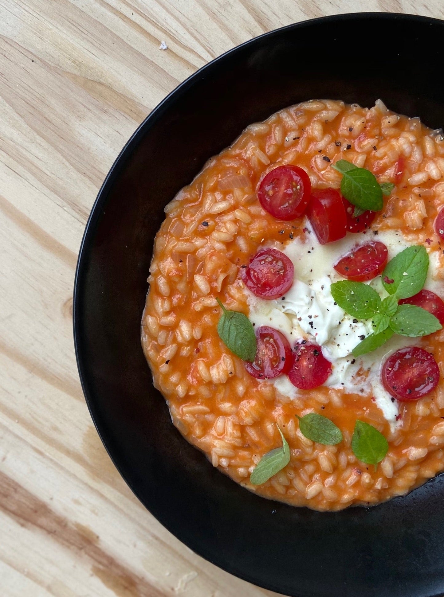 Risoto de tomate com stracciatella