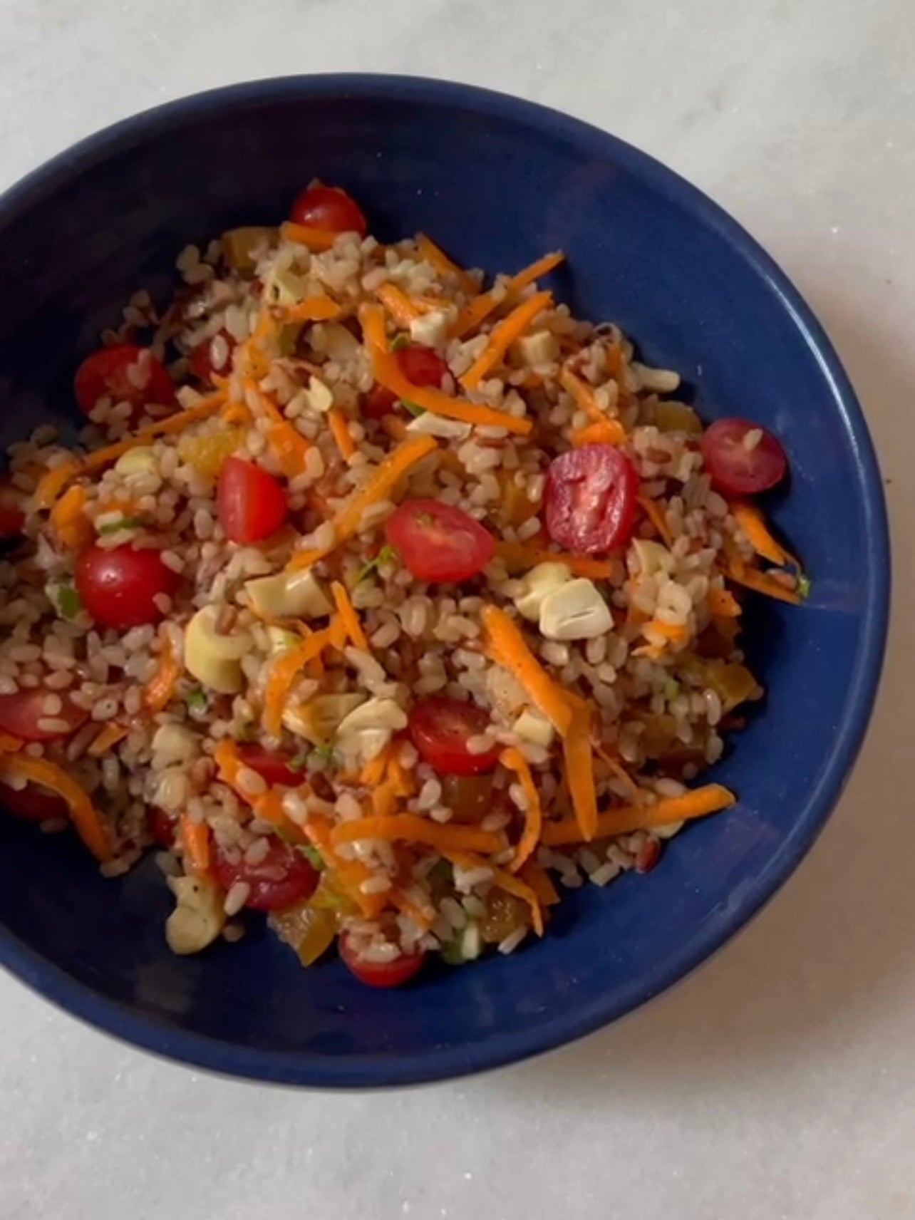 Salada de arroz cateto e arroz vermelho
