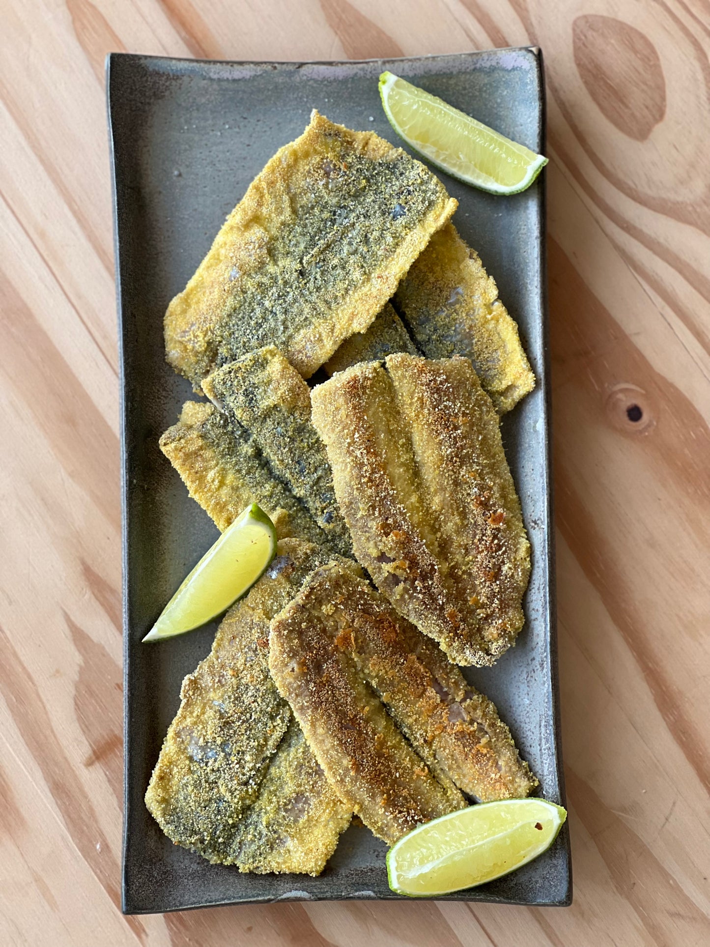 Sardinha em crosta de fubá