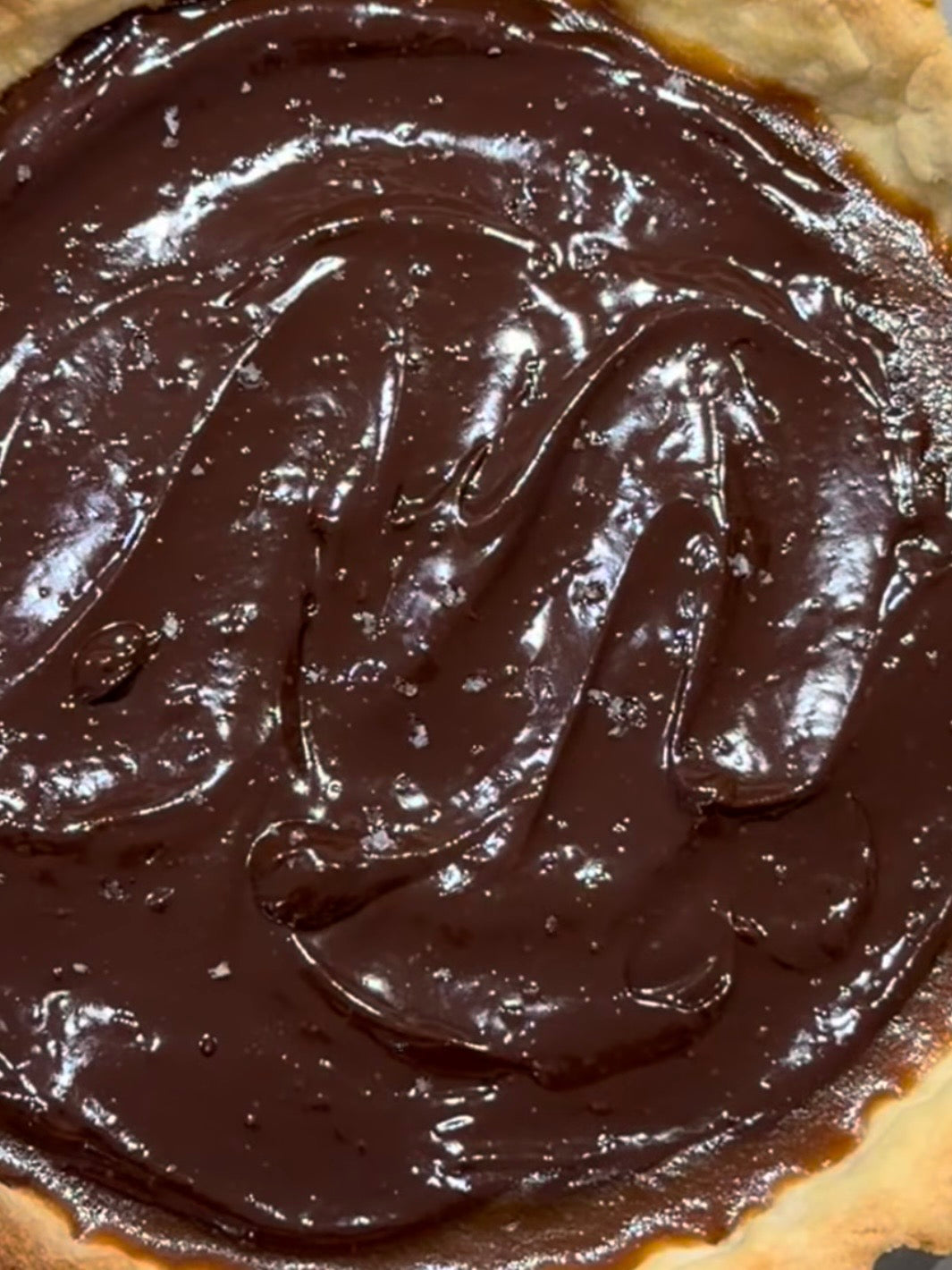 Torta de chocolate com caramelo salgado e ganache