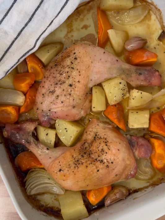 Frango assado com batata, cenoura e cebola (uma panela só)