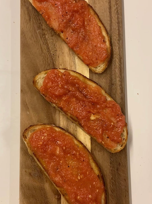 Pão com tomate