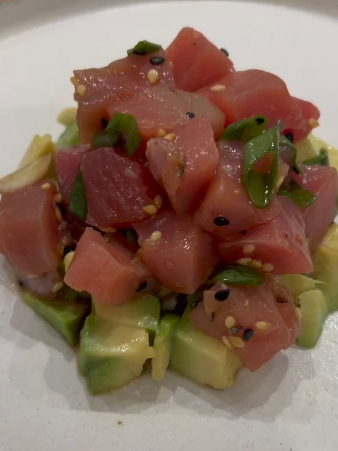 Tartare de atum com avocado